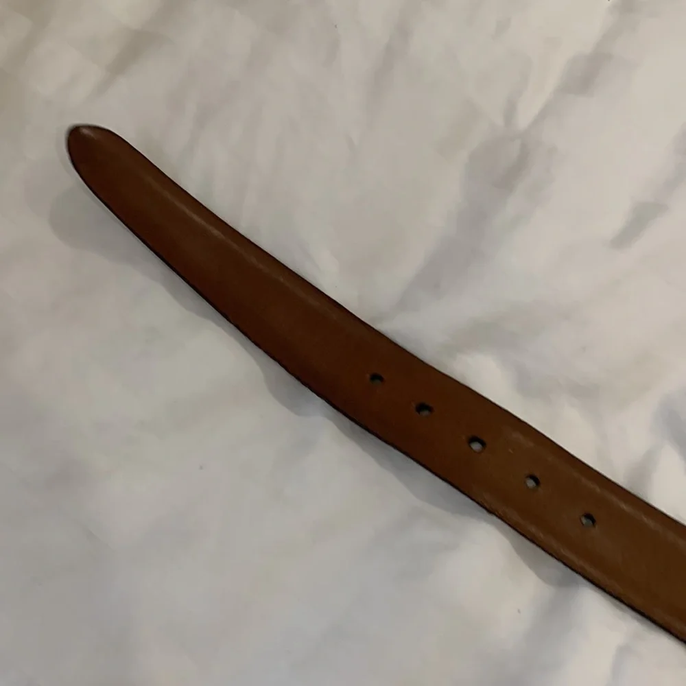 Trafalgar‎  Burgandy Leather Belt, Size 34